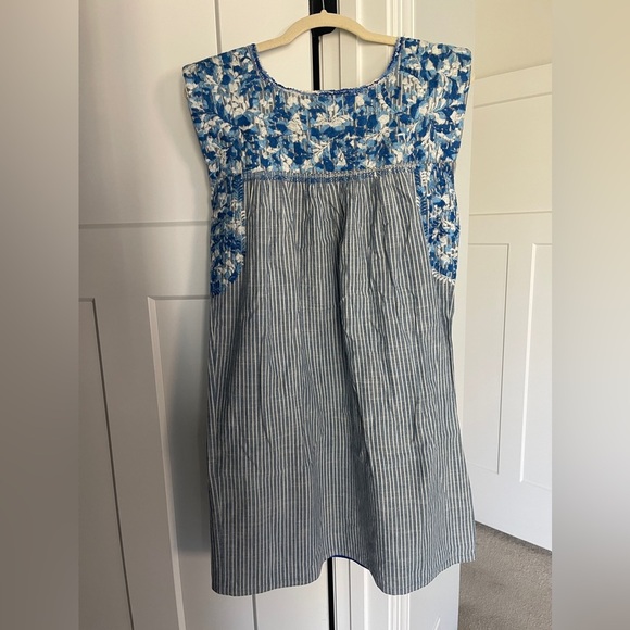 Mi Golondrina Blue Grey Striped Embroidered FLORES SHORT DRESS Gris Rayas Azules - Picture 3 of 3